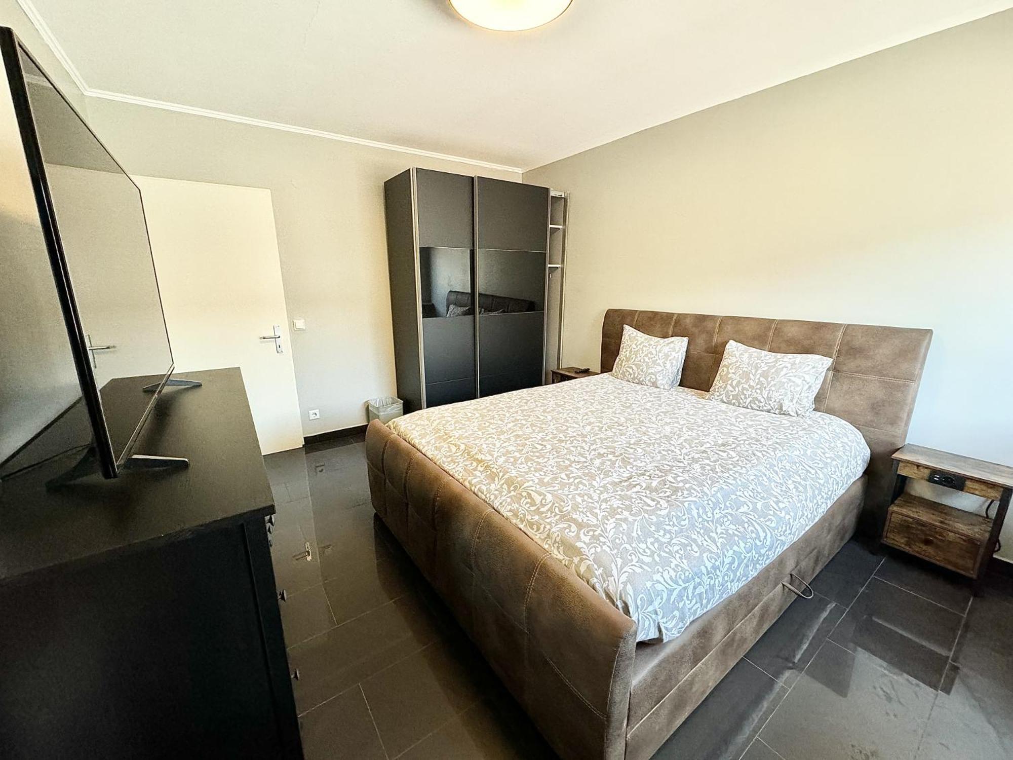 Esch-Sur-Alzette Apartment Exteriör bild